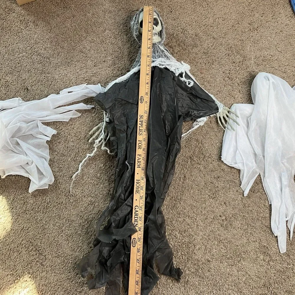 Lot Of 3 Hanging Halloween Decorations 2 Spooky Ghosts And 1 Scary Skeleton